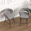 Les chaises de bar pivotantes à 360 °, équipées d'un tabouret de comptoir à dossier doux et rembourré, d'une chaise de cuisine moderne de luxe à pieds en métal, conviennent aux repas en famille, aux îlots de cuisine-996761828-996761830
