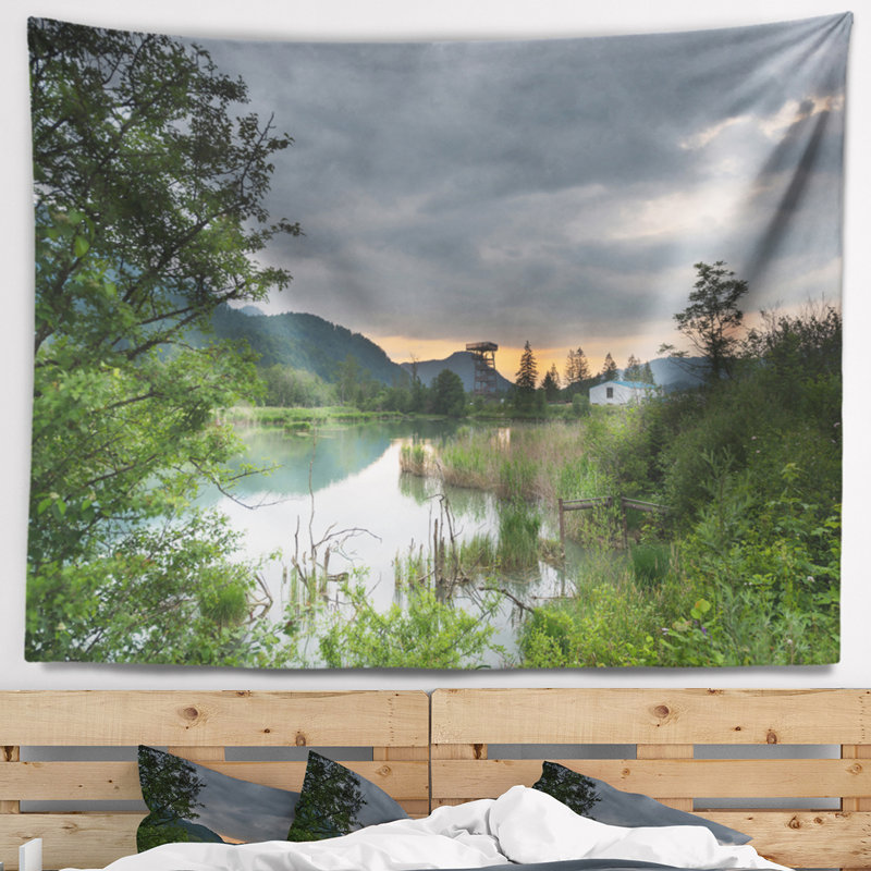 Tapisserie de polyester météo sur évaporation avec accessoires suspendus inclus, H 68 po x l 80 po