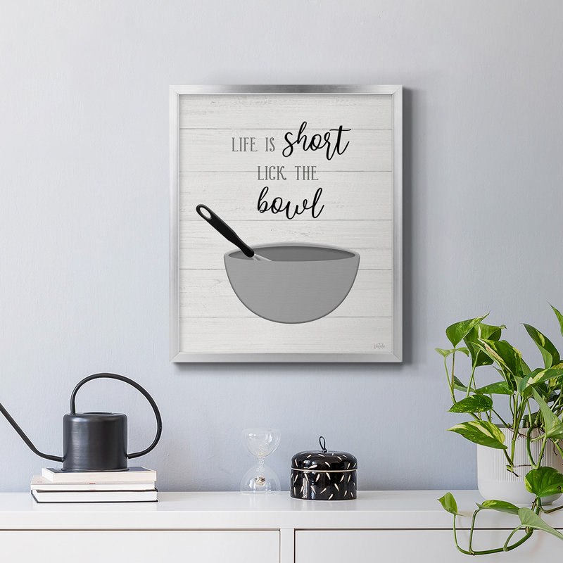 Toile encadrée de qualité supérieure «Lick the Bowl» - prête à être accrochée, Argent, H 24 po x l 20 po