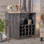 Armoire de cuisine avec étagère à vin