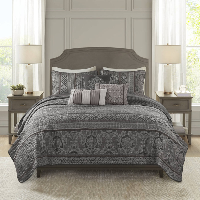 Bellagio 6 Piece Jacquard Quilt Set With Throw Pillows, Full / Queen + 2 Shams + 3 Throw Pillows, Gray