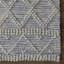 Blanc contemporain tissé à la main et bouclé à plat Kilim | Tapis d'intérieur bleu en laine et en coton