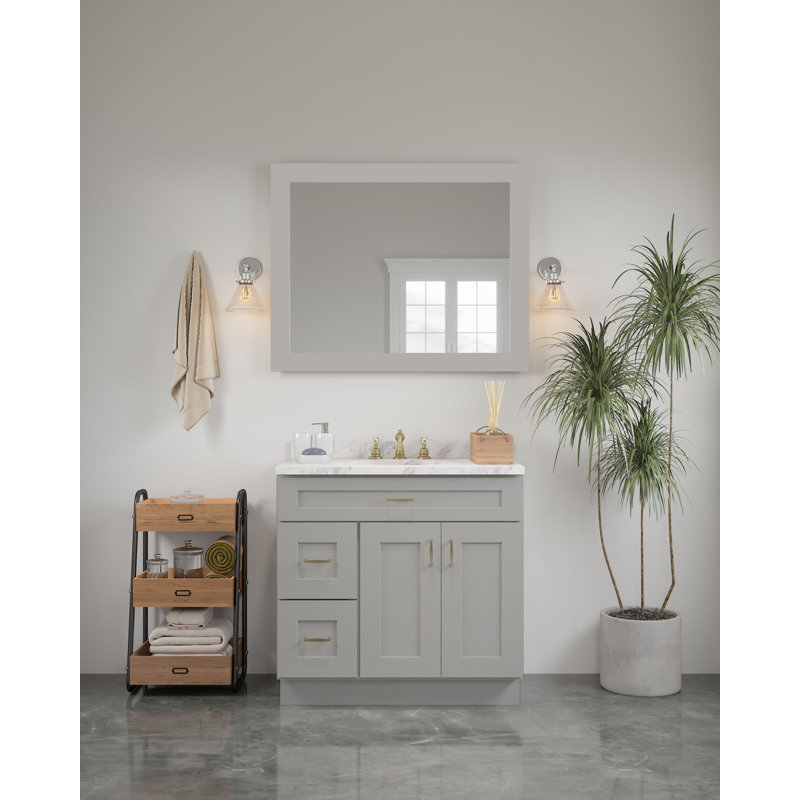 Miroir de salle de bain 42 po x 34 po Shaker, Gris clair