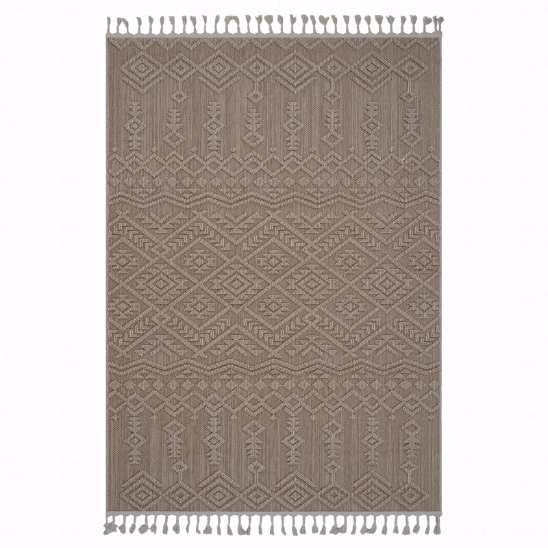 5' X 7' Traditional Indoor / Outdoor Area Rug, Rectangle 5'3" x 7'6"
