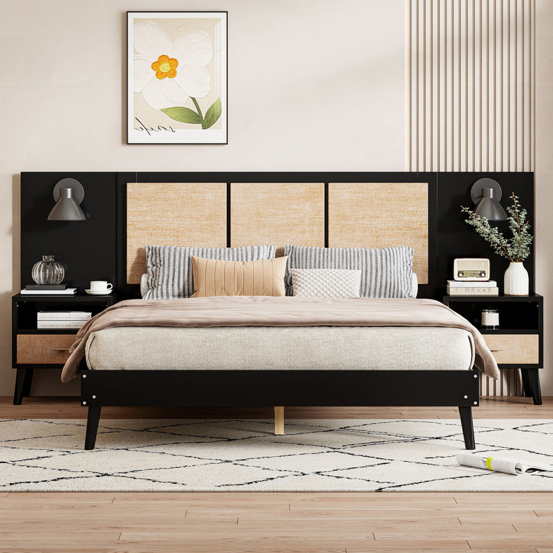 Cadre de lit grand lit en bois massif, noir, avec 2 tables de chevet élégantes et lampes, mélange pour un cadre de chambre à coucher noir luxueux. Bois