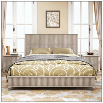 Ensemble de chambre à coucher 3 pièces avec un très grand lit et 2 tables de chevet
