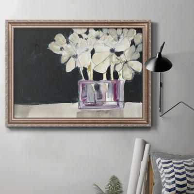 «White Flowers In Fuchsia I», peinture sur toile encadrée