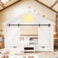 Cadre de lit simple de style maison de campagne avec porte de grange coulissante, ampoule, escaliers et tiroirs de rangement, blanc-133584748-133584750