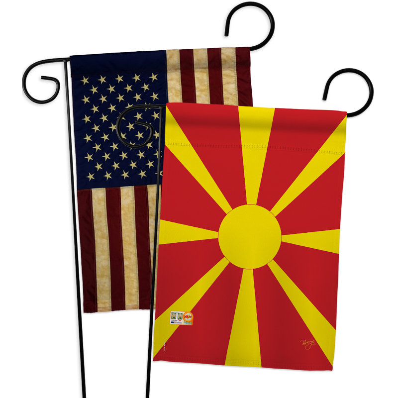 Ensemble de drapeaux décoratifs 2 pièces en polyester à 2 faces 19 x 13 po.