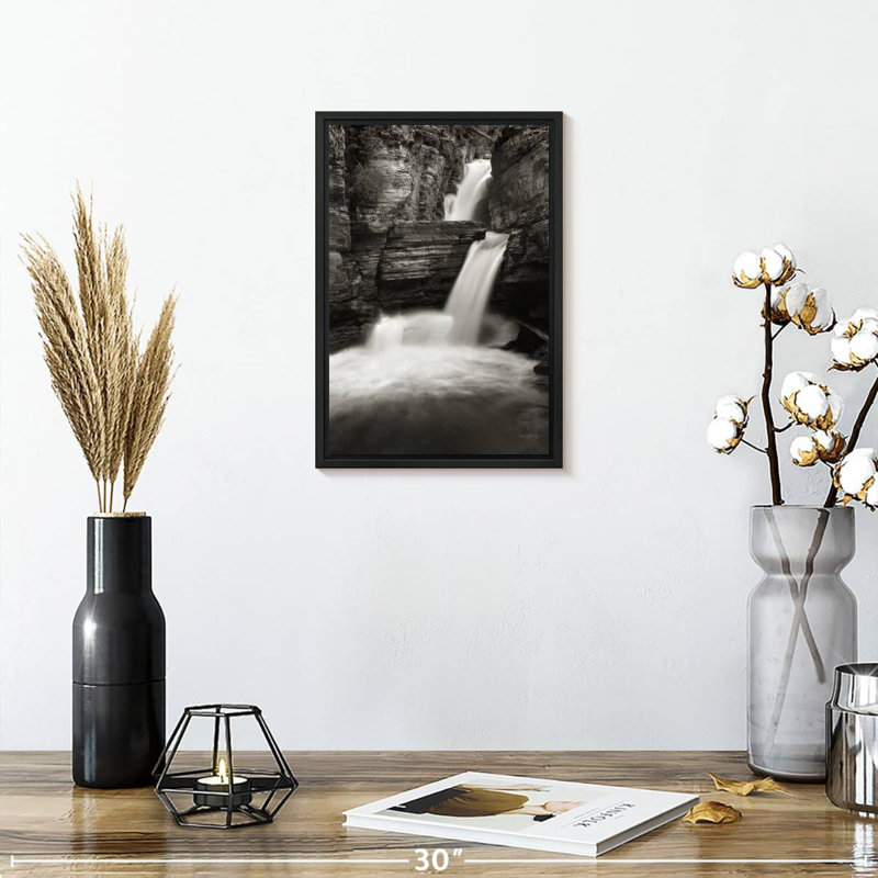 Saint Mary's Falls, 9 po x 13 po, Cadre flottant noir