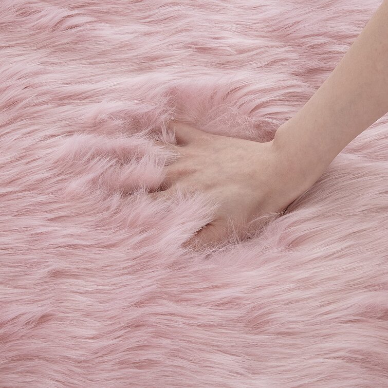 Ranyah Performance Pink Rug in 2023  Pink room decor, Pink dorm rooms,  Fuzzy rug