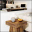 Table de chevet étroite inspirée de la nature avec base épaisse et plateau de table carré, parfaite pour un décor moderne et fantaisiste