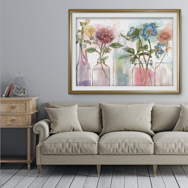 « Vintage Bottle Collection » - impression sur toile, Impression encadrée, H 28 po x l 38 po, Doré