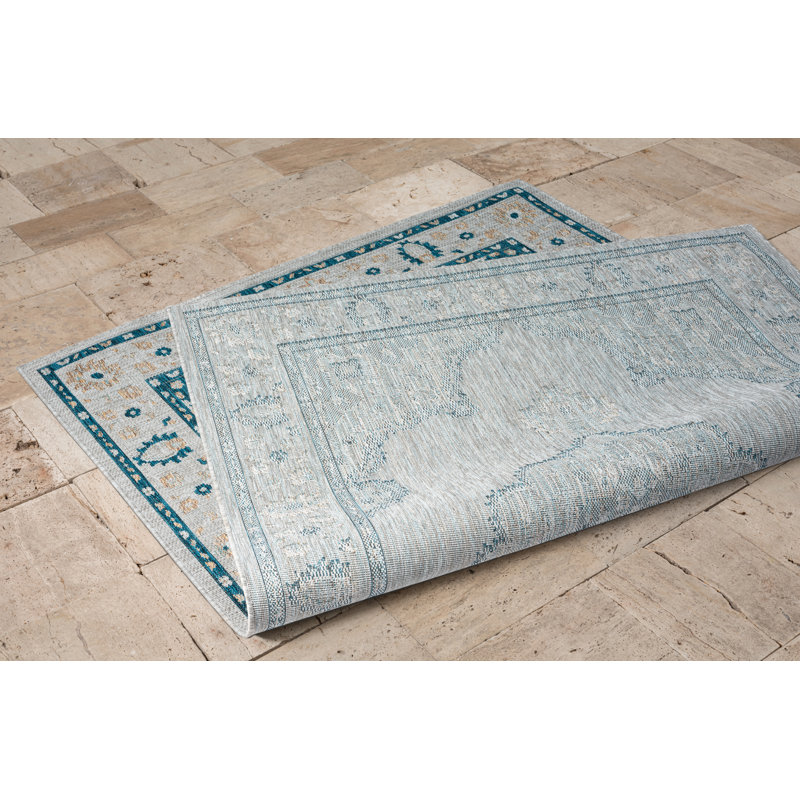 Kiarri Flatweave Oriental Indoor Rug, Rectangle 5' x 6'11"