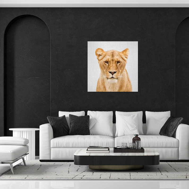 Lionne, impression sur verre acrylique, H 24 po x l 24 po x P 0,25 po