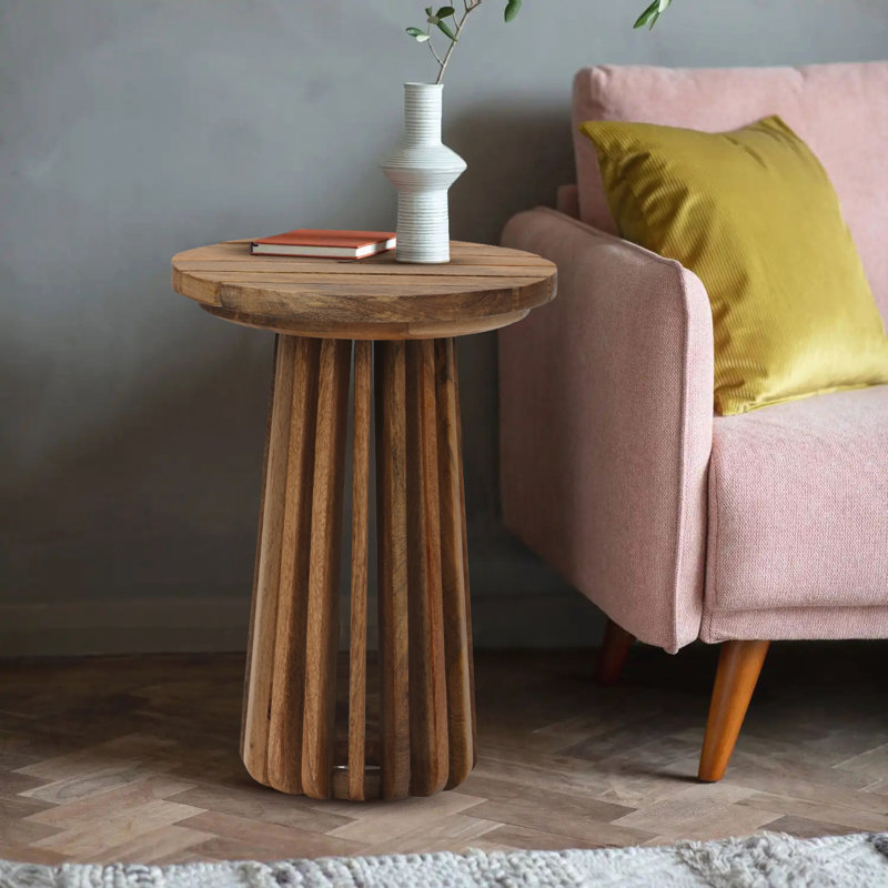 Duncarbit Pedestal End Table