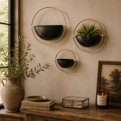 Malpass Metal Wall Planter