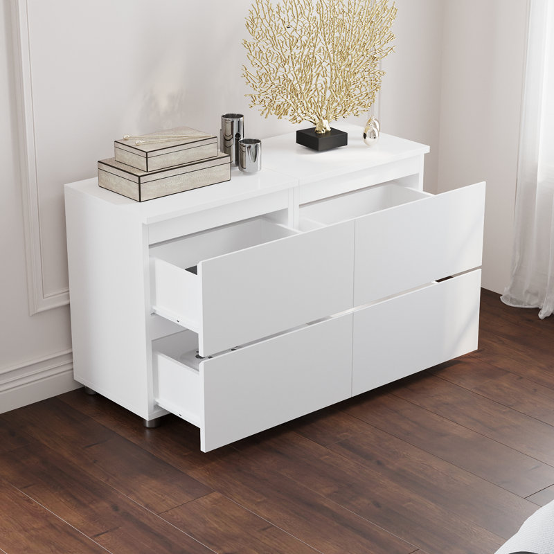 31.5 " W 4 - Drawer Dresser