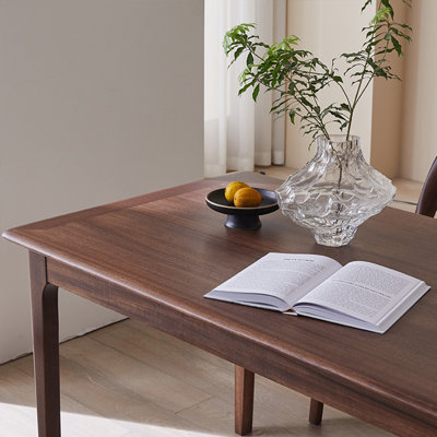 Ensemble de table classique classique