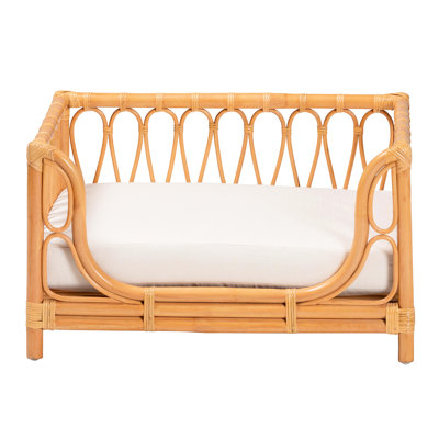 Lit pour animal de compagnie de style bohémien fabriqué à partir de bois naturel avec cadre ajouré et ornements décoratifs, rembourrage en mousse rembourré et rembourré en tissu, bordure surélevée, entièrement assemblé, couleur miel, 22 profondeur, 28 po