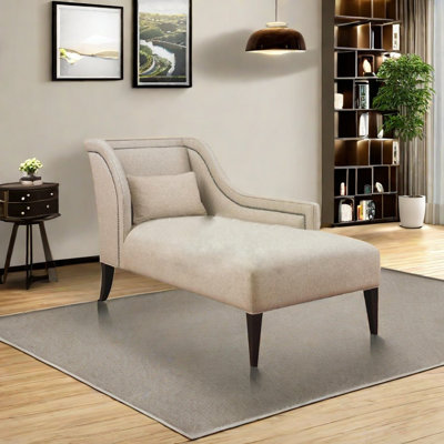 Chaise en pin élégante, luxueuse et confortable