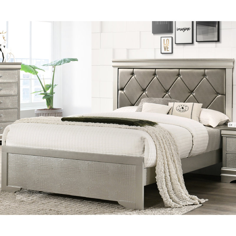 Mobilier de chambre à coucher moderne: lit à panneau double avec capitonnage à boutons de tête de lit beige et base en bois massif