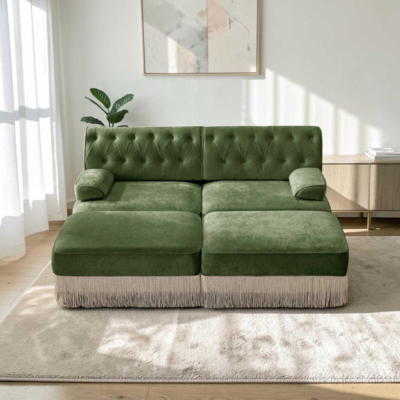 Causeuse modulaire en velours l 76,6 po Geneveve avec 2 repose-pieds, conception capitonnée, jupe à franges, Vert