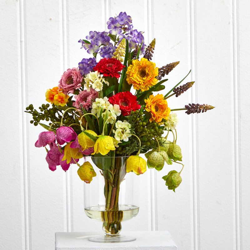 Arrangement floral mélangé à vase