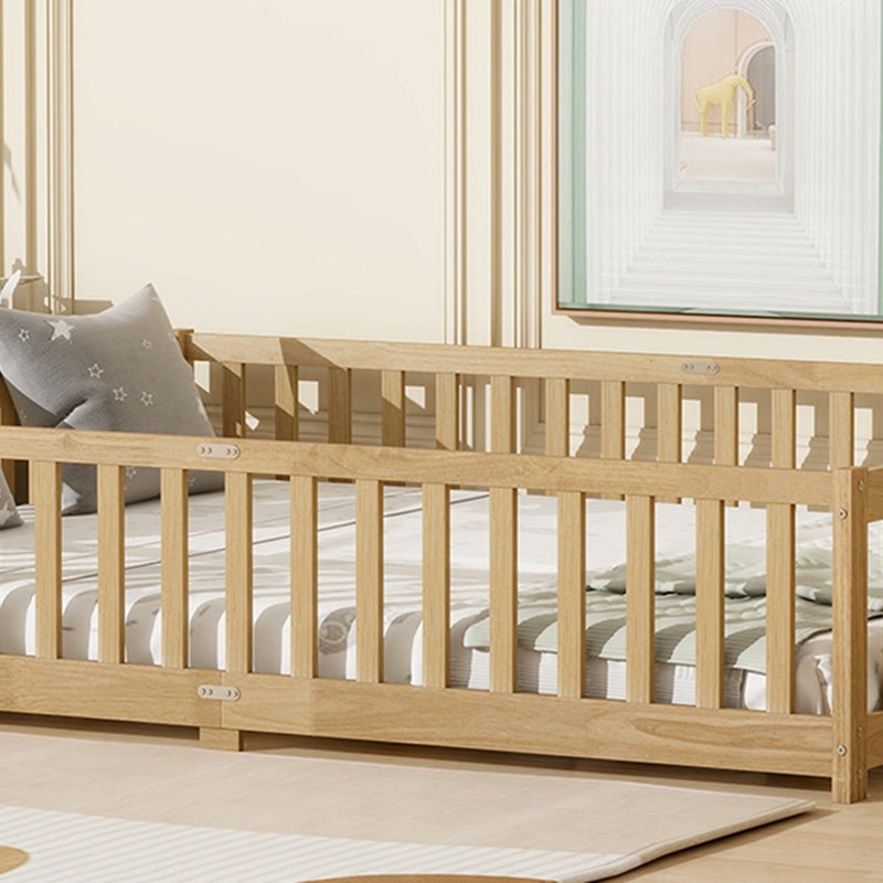 Lit double pleine grandeur avec clôture et porte, lit en bois d'hévéa avec garde-corps de sécurité