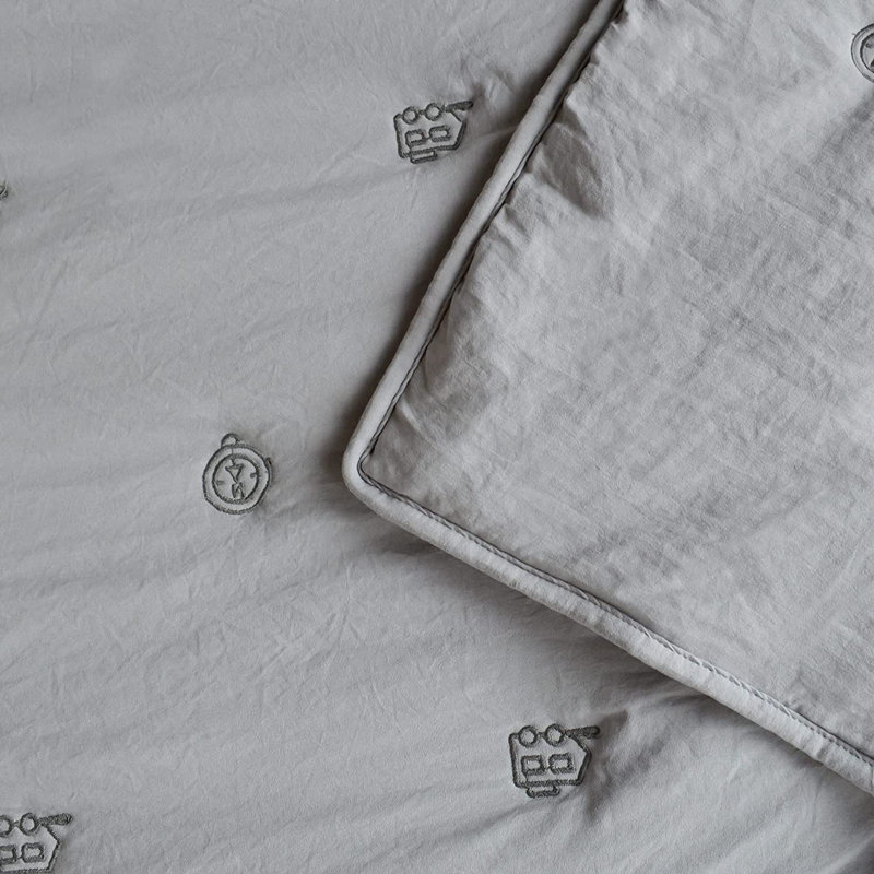 Ensemble de couvre-lit réversible en microfibre Gillan, Courtepointe pour très grand lit et 2 très grand, Gris