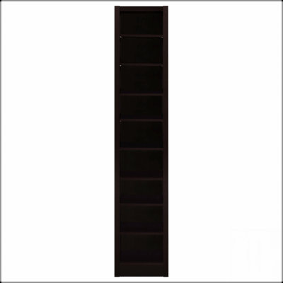 Bibliothèque rectangulaire à neuf niveaux Cappuccino avec tablettes réglables et portes en verre, parfaite pour le rangement et la présentation modernes.