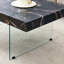Table basse 43,3 po x 23,6 po en panneau de fibres à densité moyenne avec pieds en verre trempé. Convient au salon