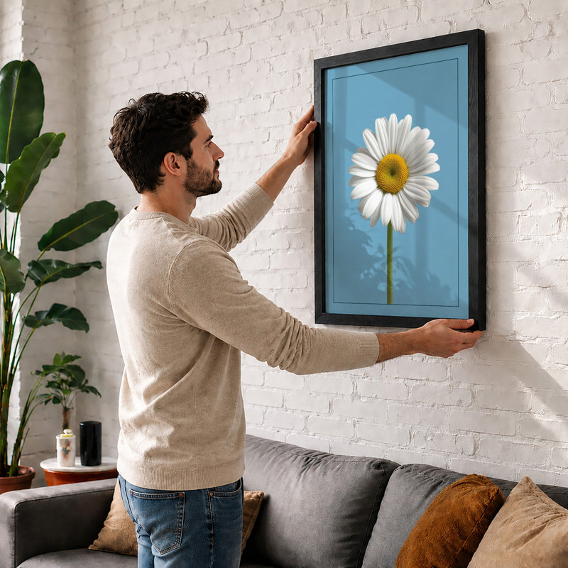 Single Daisy Study Botanical - Framed Print, A2 - 59.4 x 42.0 cm, Oak