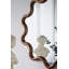 Miroir d'appoint 31 "x 30" en bois avec cadre unique