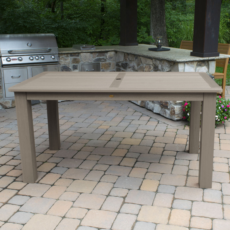 Table de salle à manger en plastique Highsmith, H 30 po x l 42 po x P 84 po, Brun terrain boisé