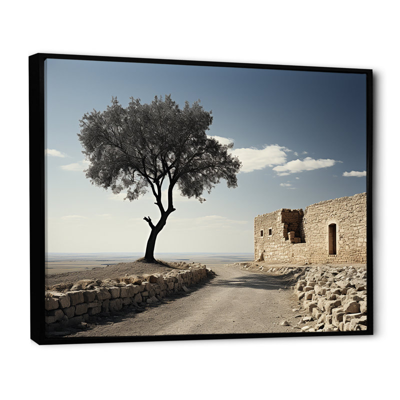 Arbre sur la route de la solitude, art mural sur toile, H 24 po x l 32 po x P 1 po, Cadre flottant noir