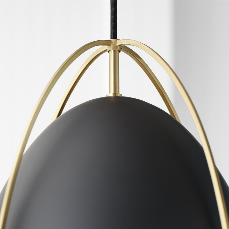 Luminaire suspendu conique à 1 lumière Nikki, Laiton satiné, Noir, H 19,13 po x l 15,38 po x P 15,38 po