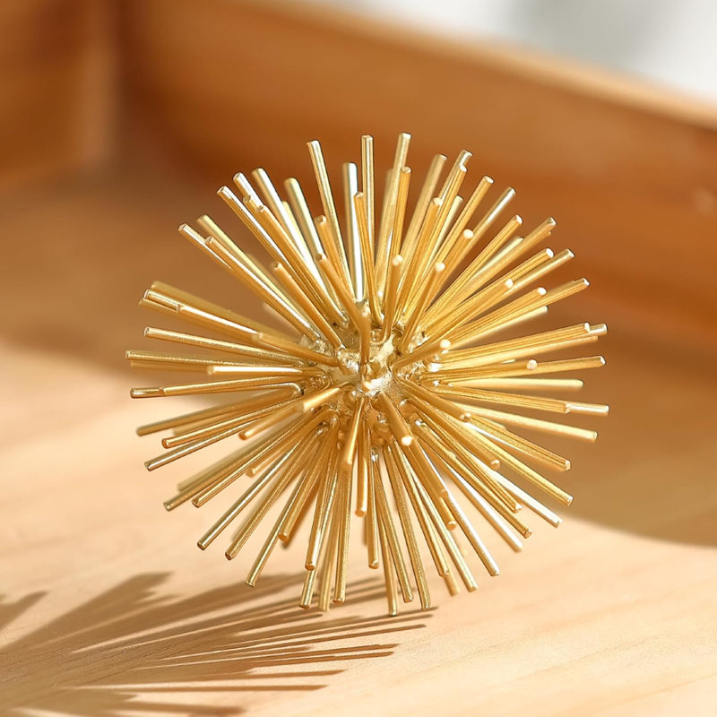 Décoration de bureau en métal et étoile dorée