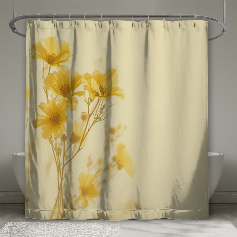 Rideaux de douche fleurs jaunes Cosmos, 70in W x 84in H