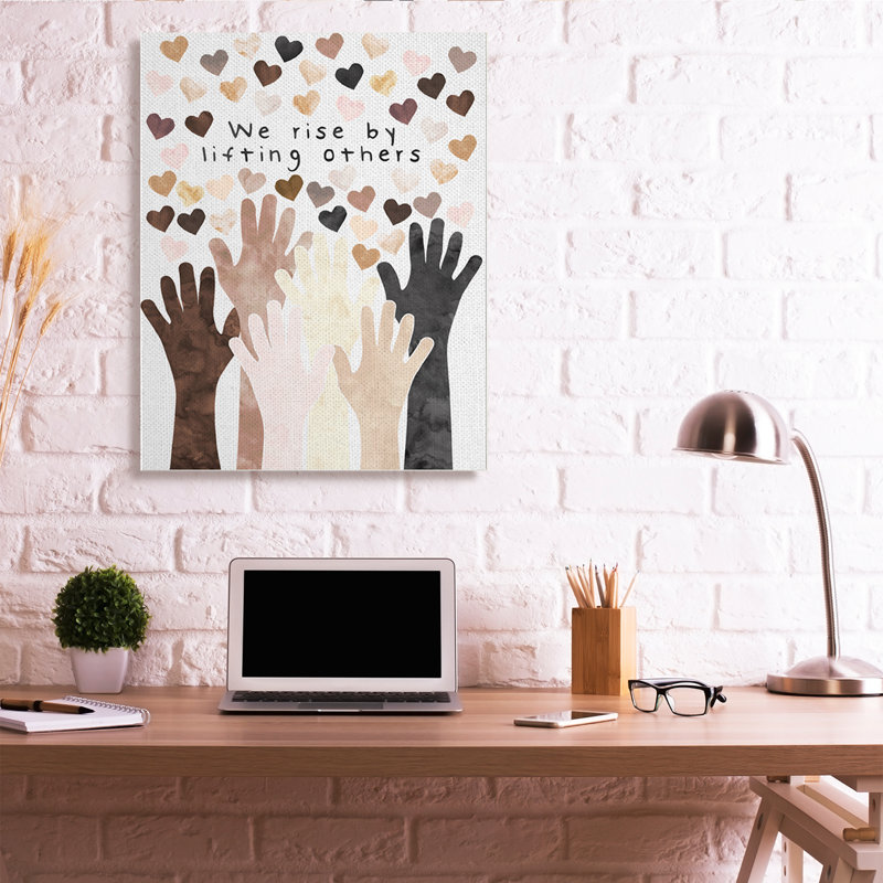 «We Rise» par Lifting d'autres citation «Hands Hearts» par Erica Billups - reproduction d'art, H 48 po x l 36 po x P 1,5 po