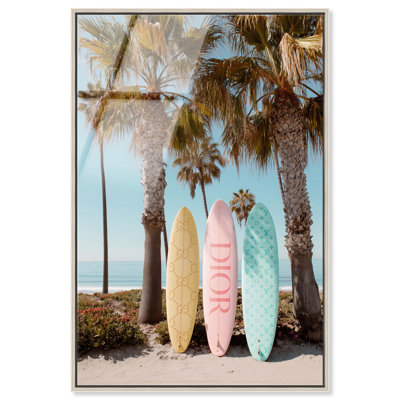 «Waiting for the Waves in Style», reproduction d'art acrylique encadrée Coastal Glam par Notoriart, cadre argenté, H 16 po x l 11 po