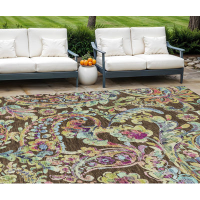 Tapis intérieur / extérieur lavable 10 pi x 14 pi à motif cachemire chocolat et vert artichaut