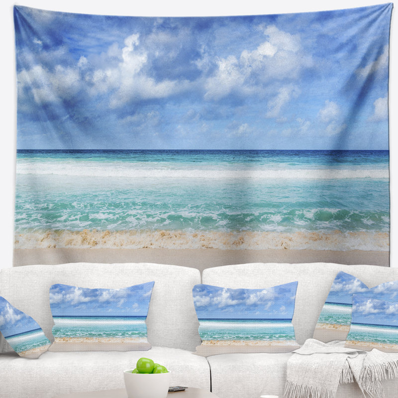 Tapisserie «Seascape», plage tranquille sous des nuages blancs, H 50 po x l 60 po