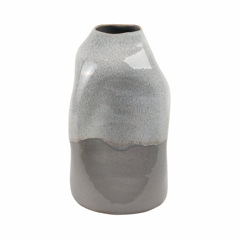 Handcrafted Terracotta Vase - Modern Decorative Accent With Sculptural Design, Perfect For Floral Arrangements And Artistic Display