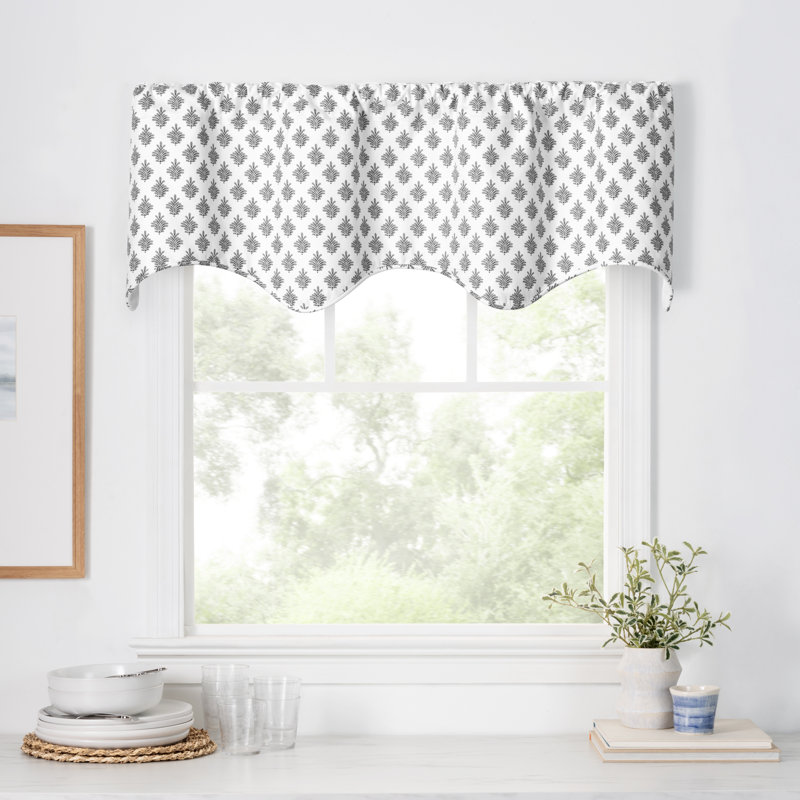 Manchester Lined Scallop Curtain Valance, Black