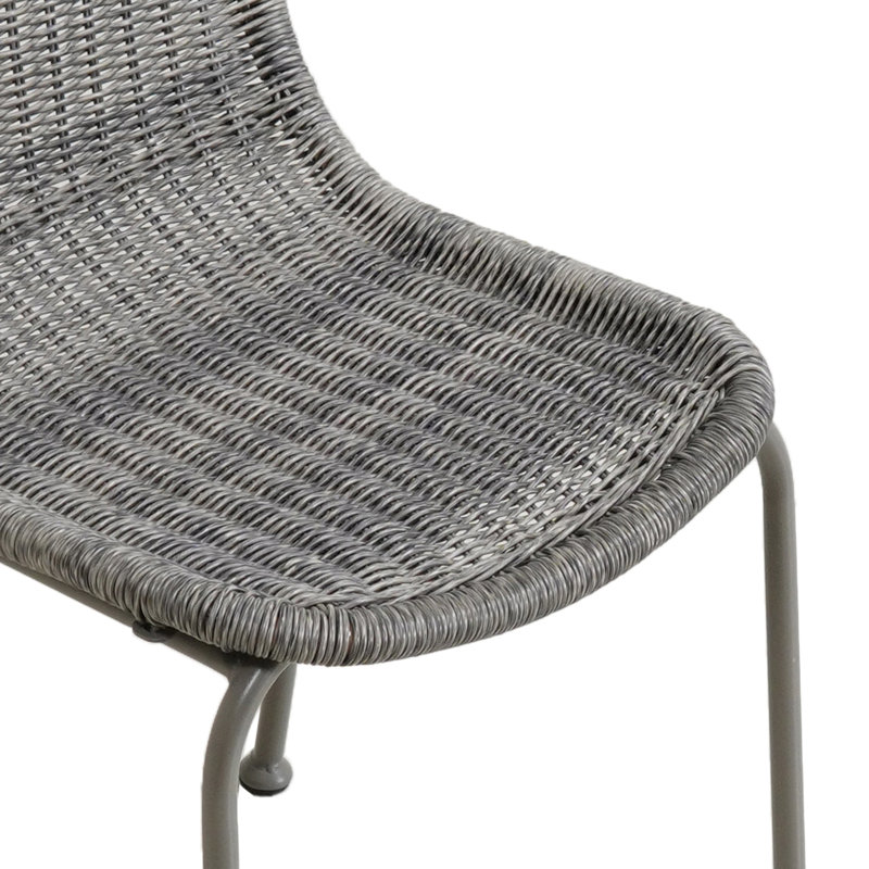 Chaises de patio compactes, ensemble moderne en rotin gris pour les repas en plein air