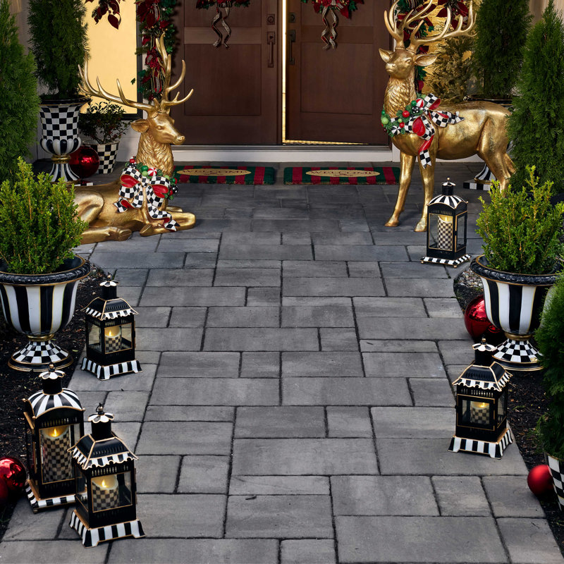 Courtly Stripe Urn