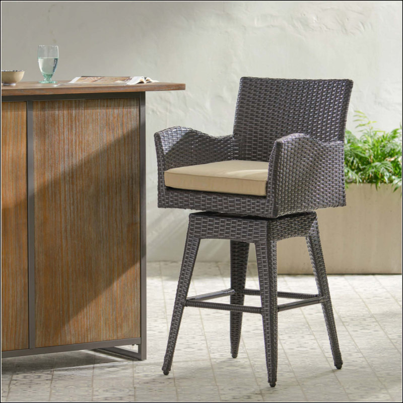 Tabouret de bar pivotant moderne en osier d'extérieur moderne avec pieds fuselés, durable et élégant pour les espaces de patio et de bar