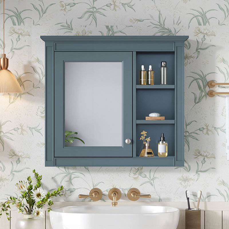 Armoire de rangement murale moderne avec miroir et 3 tablettes ouvertes, idéale pour les salles de bain élégantes et organisées