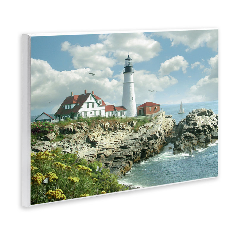 «Portland Head Lighthouse Scene Grassy Ocean Side Peninces with Sail Boat», reproduction de photo, H 13 po x l 19 po